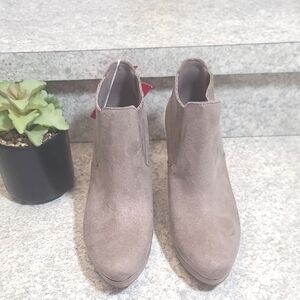 Dexflex Comfort Women's Tan Ankle Boots